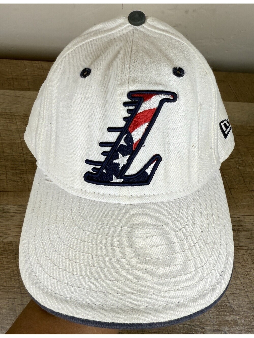 LOS ANGELES LAKERS White Hat New Era One Size Staples Center Adjustable Hat